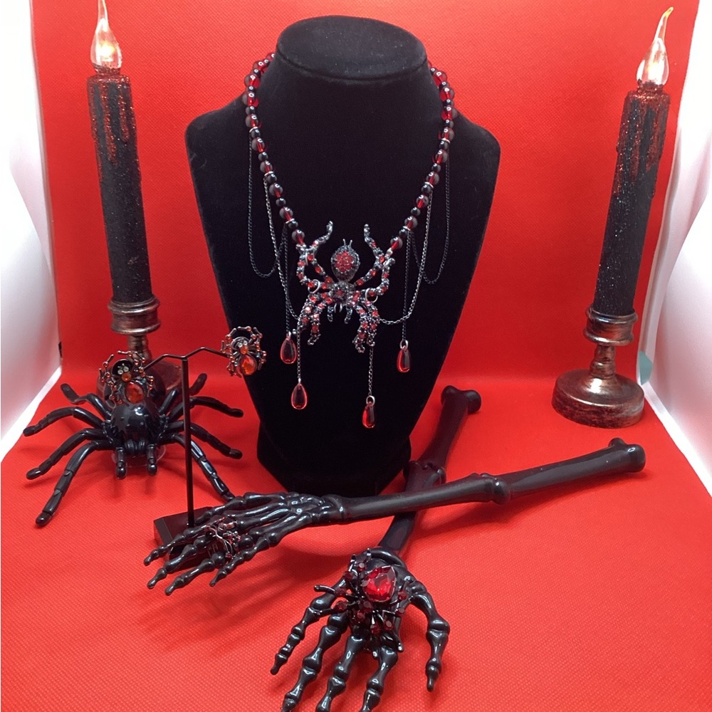 NWOT - Gothic Spider Jewelry Set!!!  Brand New!